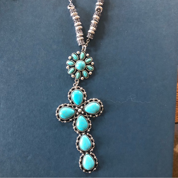 🦋🦋🦋 Faux Turquoise Cross Necklace 🦋🦋🦋 - Picture 1 of 12